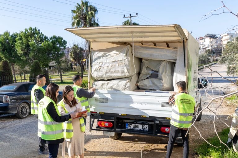 Manavgat Belediyesi’nden Vatandaşlara Yardım Eli