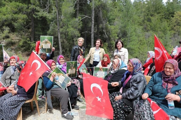 Serinyaka Tek Yürek Oldu