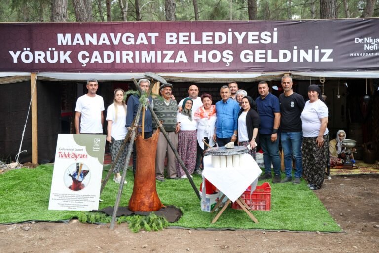 Niyazi Nefi Kara, Antalya Yörük Türkmen Festivali’nde Hemşehrileriyle Buluştu