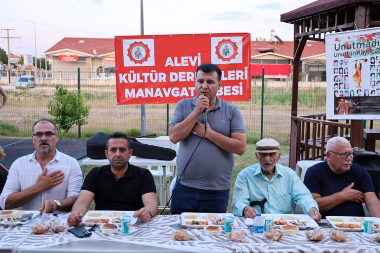 Manavgat Cemevi’nde Lokmalar Paylaşıldı