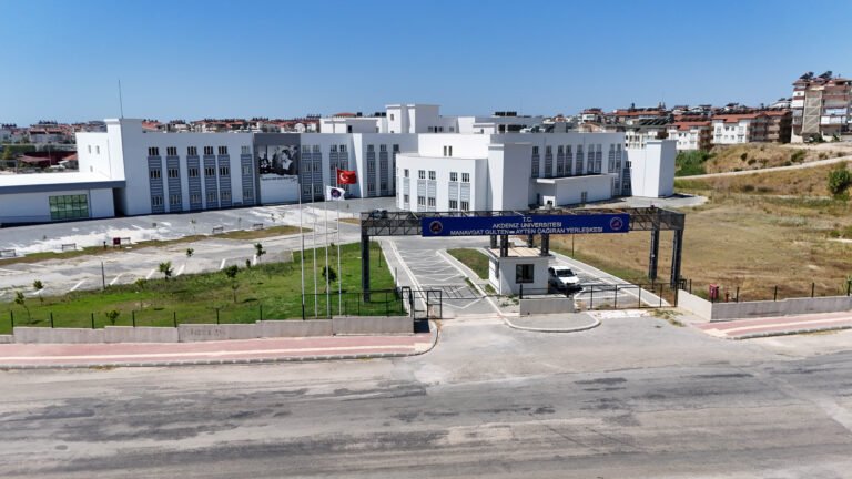 Güngör, “Yabancı Diller Fakültesi Eğitim – Öğretime Başlıyor”