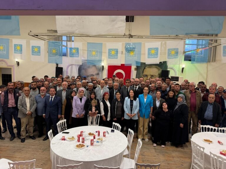 İYİ Parti Finike ve Korkuteli İlçe Kongreleri yapıldı Finike’de Çetin, Korkuteli’nde Ateş Başkan