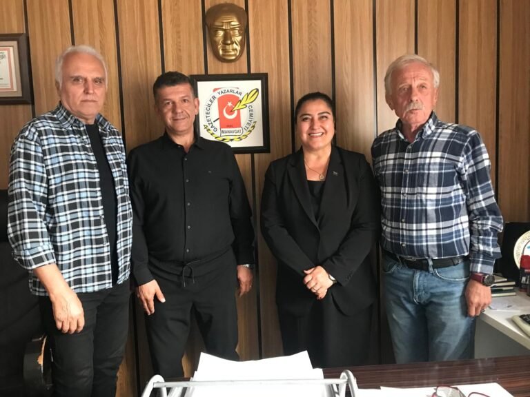 Demokrat Parti İlçe Başkanı Aylin Tezcan Çelik; “Mustafa Kemal Atatürk’ü Yaşıyor, Yaşatıyoruz”