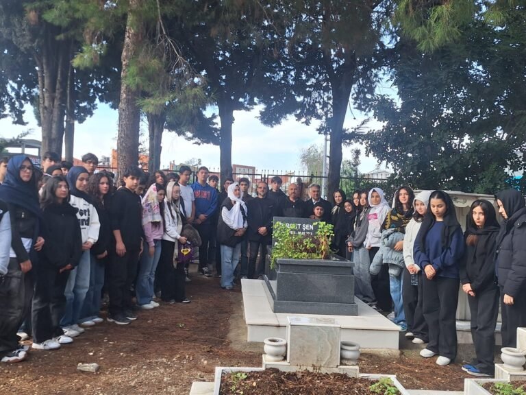 Efsane Başkan ve Eşine Öğrenci Ziyareti