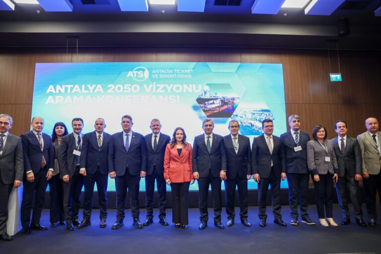 Özdemir, “Bu şehrin geleceğini birlikte konuşmak zorundayız”