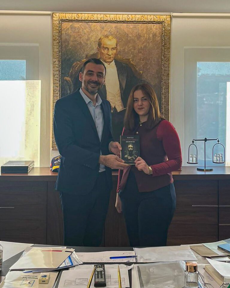 Manavgatlı Yazar Özlem Felek’ten Başkan Vekili Çiçek’e Ziyaret