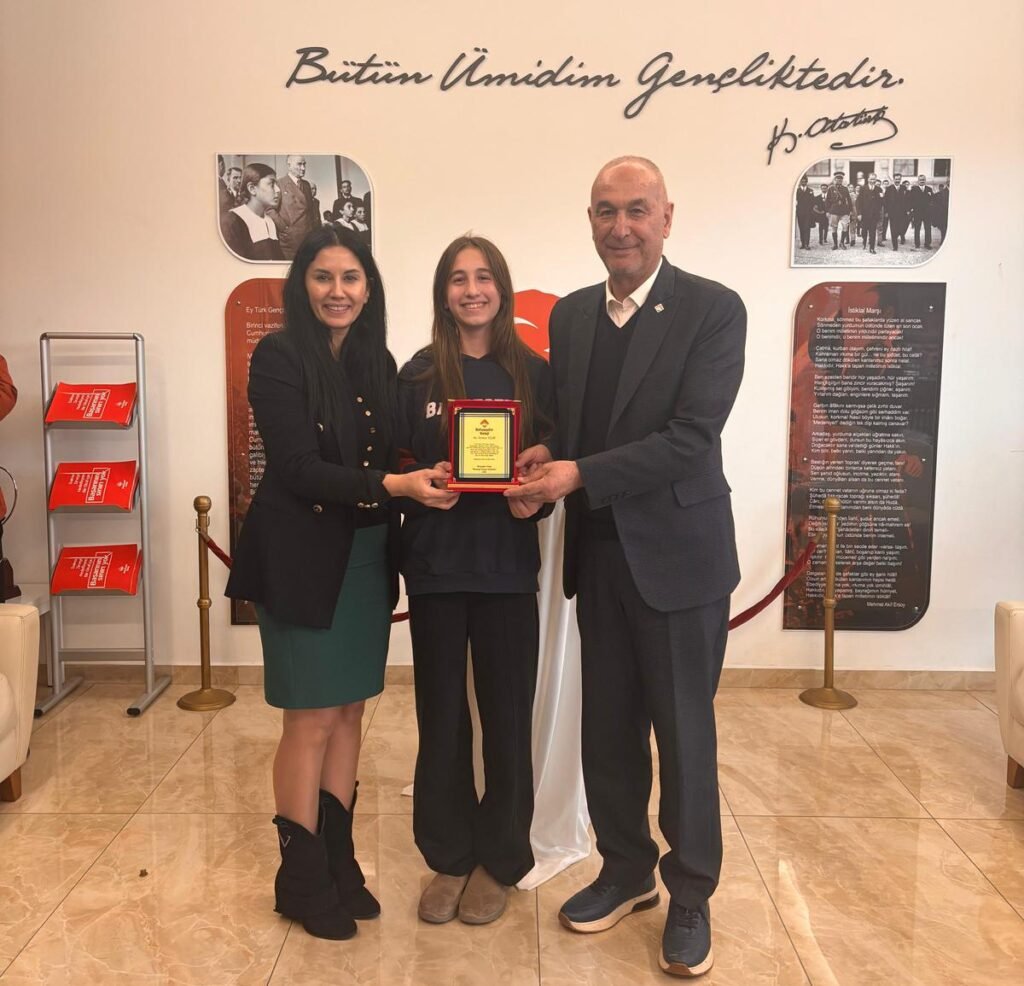 Bahçeşehir Manavgat’tan Büyük Başarı”Dünyanın Zirvesinde İki Genç Yıldız: Ada ve Zeynep!”