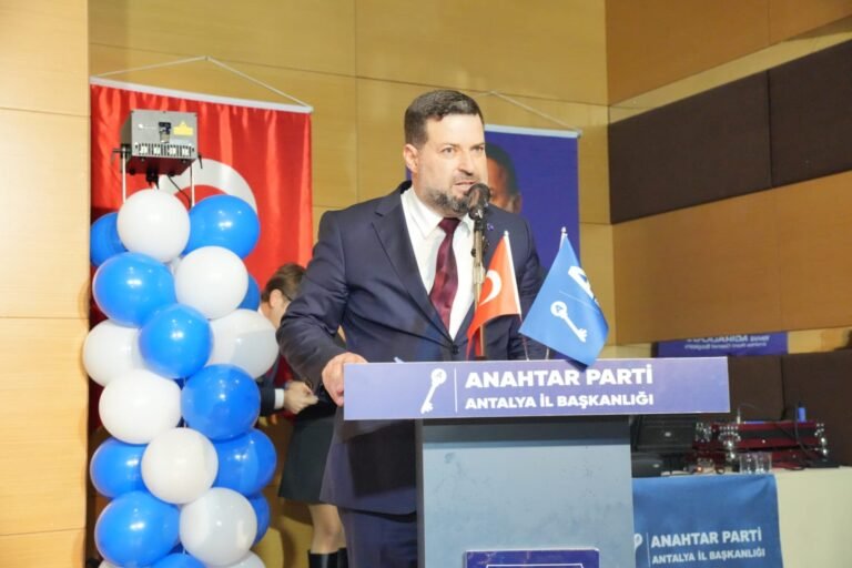 Anahtar Parti İl Kongresi Yapıldı                                 Mustafa Güneş İl Başkanı seçildi