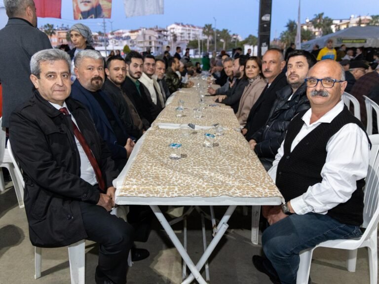 Manavgat Belediyesi Side’de İftar Sofrası Kurdu