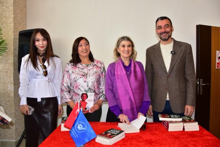 ZEYNEP ORAL’DAN MANAVGAT’A AŞK MEKTUBU: “SİZLERİ ÇOK SEVİYORUM!”