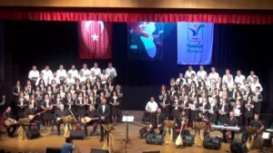 MANAVGAT’TA TÜRKÜ ŞÖLENİ:                                    SÜMER EZGÜ EZGİLERİYLE YAZA MERHABA!