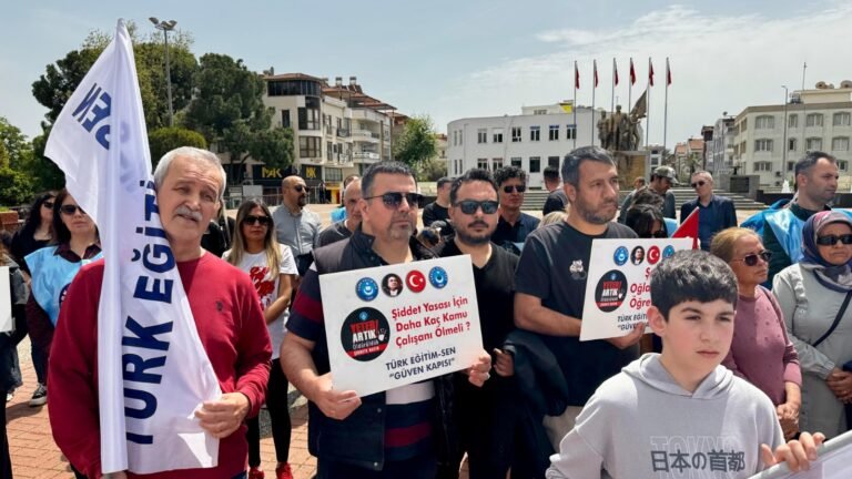 EĞİTİMDE ‘TEKSAS’ GÖRÜNTÜLERİNE SERT TEPKİ: Manavgat’tan yükselen ortak ses: “Okullar savaş alanına dönmesin, öğretmenlerin can güvenliği sağlansın!”