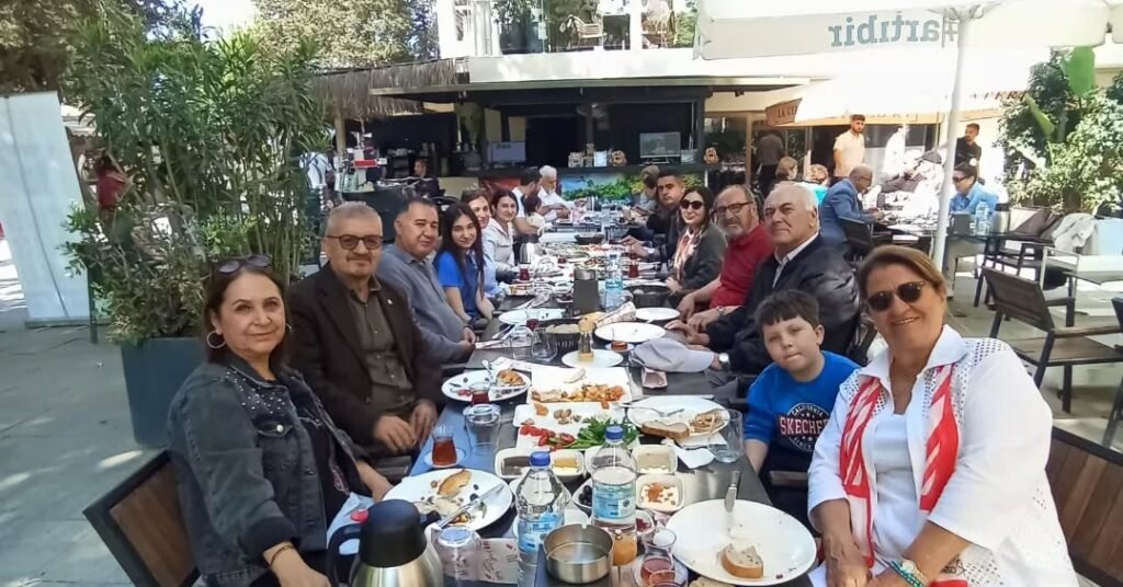 MANAVGAT’TA CUMHURİYET AYDINLIĞI SOFRADA BULUŞTU!