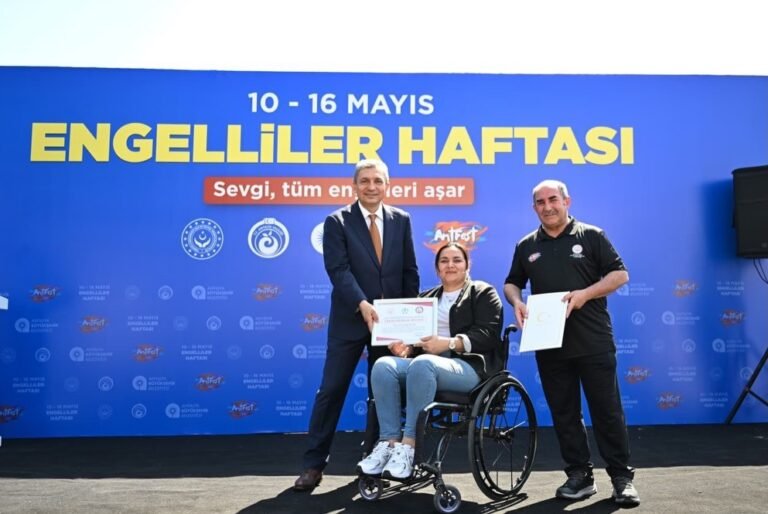 Manavgat’ta Engeller Bir Bir Aşılıyor: Çifte Ödül Gururu!