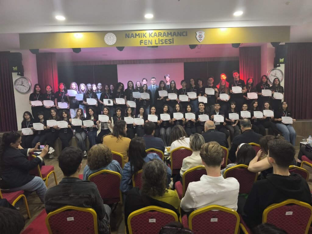 Fikirlerin Kesiştiği Sahne: Namık Karamancı Fen Lisesi Gençler TEDxYouth@NKFL’de Geleceği Konuştu