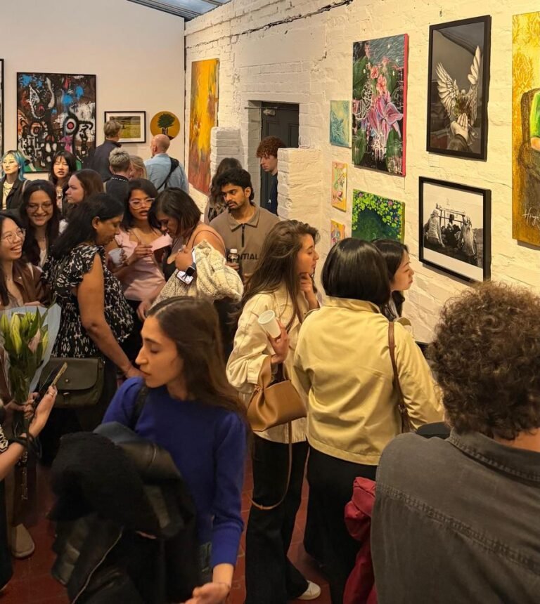 Güneş Kaplan’ın Sanat Yolculuğu: Londra’dan Sonra Durak İzmir!