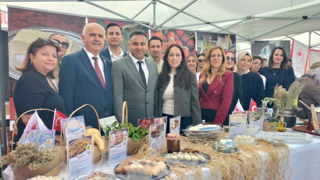 Robot Yarışması’nda Manavgat’ın coğrafi işaretli ürünleri tanıtıldı