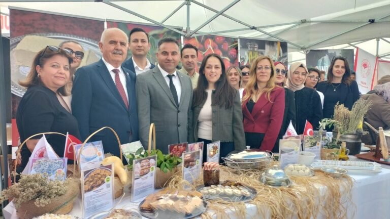 Robot Yarışması’nda Manavgat’ın coğrafi işaretli ürünleri tanıtıldı