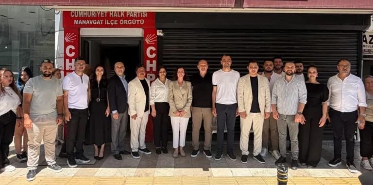 CHP’de “Mutlak Butlan”lı Kutlama