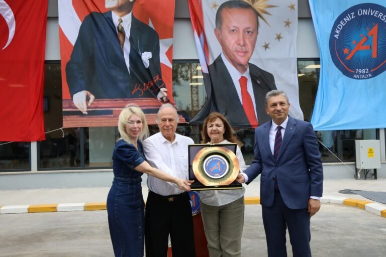 Akdeniz Üniversitesi Hastanesi Nöroloji Polikliniği Yeni Binasının Açılışı Yapıldı