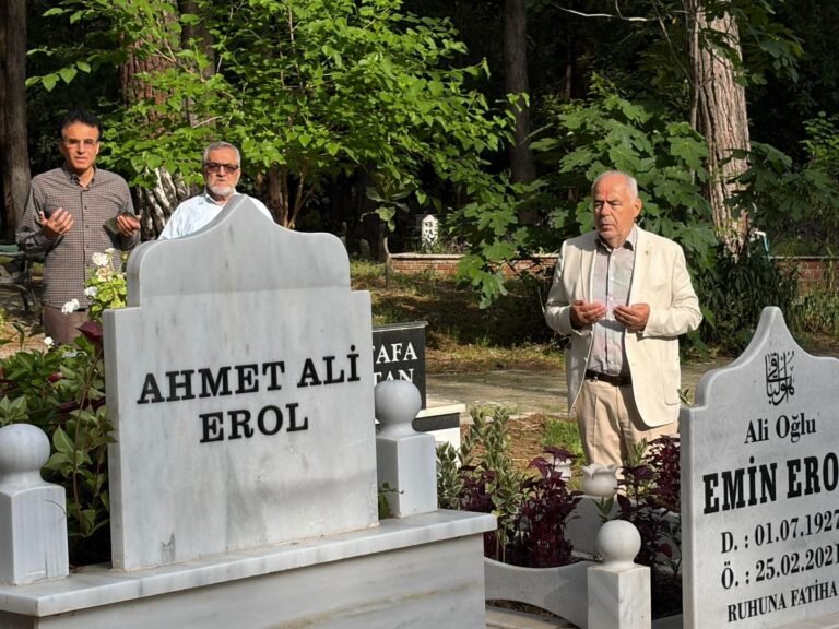 AK Parti Manavgat’ta Büyük Vefa:                                              Ahmet Ali Erol Mezarı Başında Dualarla Anıldı
