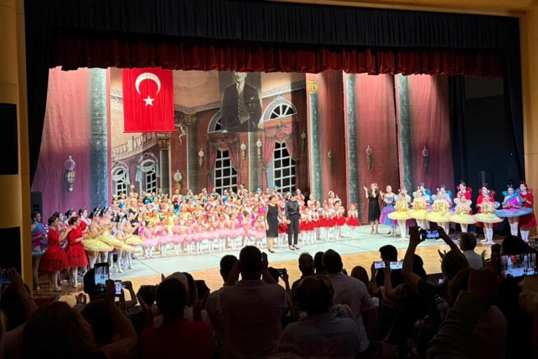 Antalya Akademi Sanat Merkezi 18. Eğitim Yılını Coşkuyla Tamamladı
