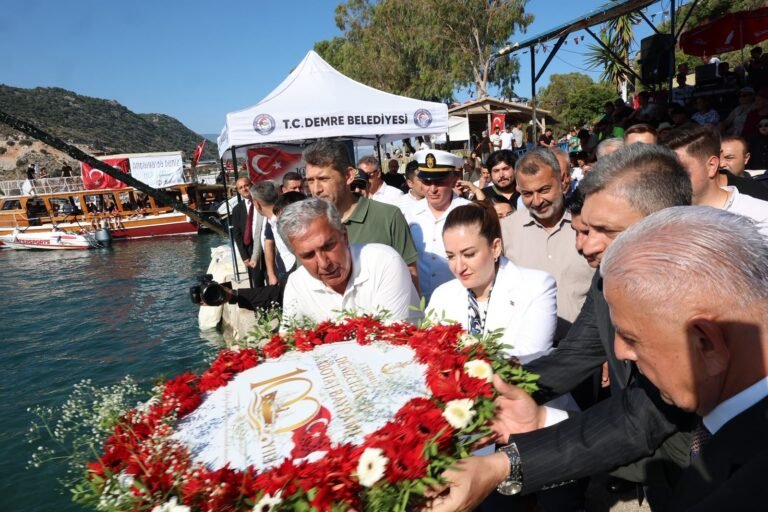 Denizcilik ve Kabotaj Bayramı’nın 100. yılı Antalya’da coşkuyla kutlandı