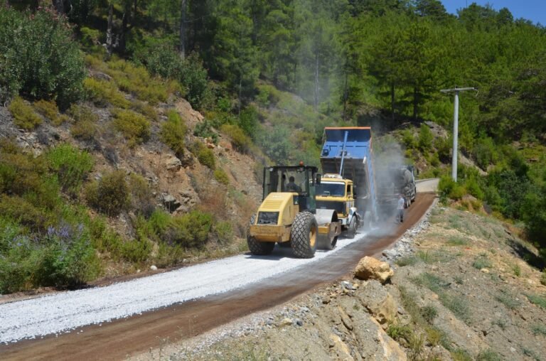 Büyükşehir Belediyesi’nden Alanya’da asfalt seferberliği