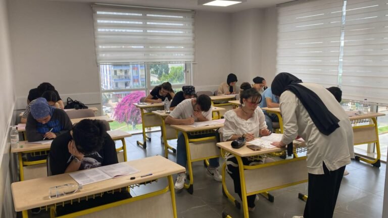 Kepez’in destek eğitim kursları gençleri hayalleriyle buluşturuyor